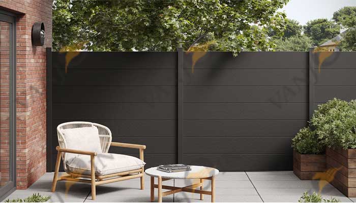 Which is the Best Choice between composite fencing and traditional fencing